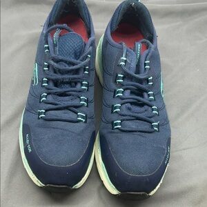 Skecher's Men's Alloy toe Athletic/work Shoes.  Size 8.5
